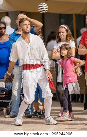 Verona, Italy - September 21, 2014: Tocati, International Festival Of Street Games. Athlete Of Treia