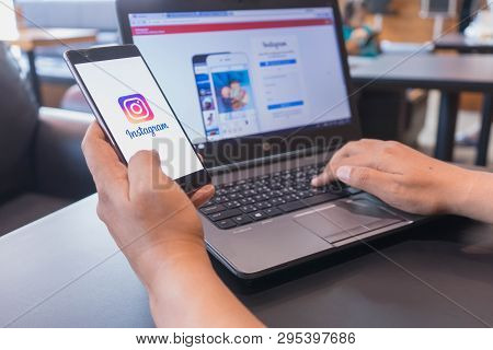 Chiang Mai, Thailand - Mar 18,2018: Man Holding Huawei With Instagram Application On The Screen. Ins