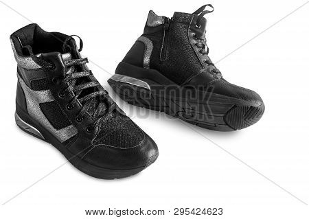 Comfortable Boots With Lacing And Zip Closure.
