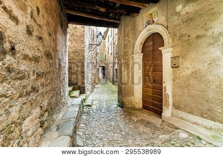 Narrow Street Of The Ancient Village Albogasio - Oria, Is Part Of The Municipality Of Valsolda, In T