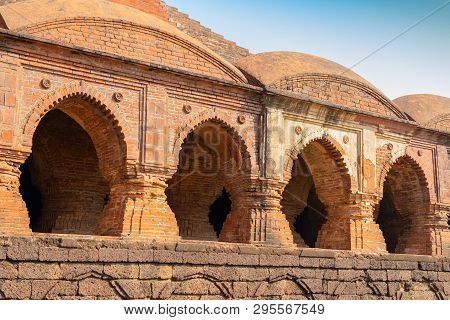 Arches Of Rasmancha, Oldest Brick Temple Of India -tourist Attraction In Bishnupur, West Bengal, Ind