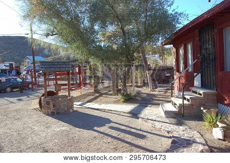 Oatman Arizona, Usa, - Circa 2006 - Old Gold Mining Town Of Oatman Arizona On Route 66.