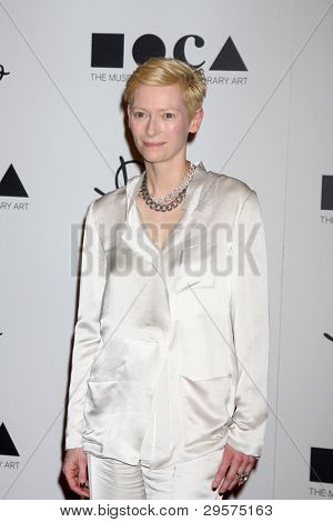 LOS ANGELES - JAN 30: Tilda Swinton arriva all'apertura Boutique Pomellato presso Pomellato Boutique su 