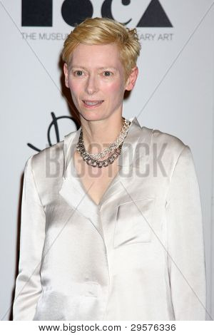 LOS ANGELES - JAN 30: Tilda Swinton arriva all'apertura Boutique Pomellato presso Pomellato Boutique su 