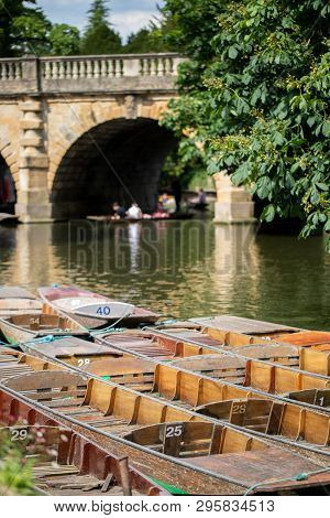 Boating In Punts On River Cherwell In Oxford