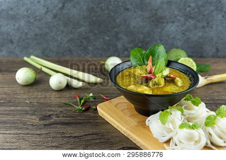 Green Curry (kaeng Kheiyw Hwan) With Thai Food For Steamed Rice Or Rice Noodles. Chicken Green Curry
