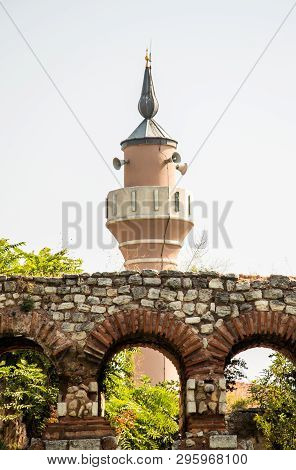 Minaretseen Behind  City Walls Of Constantinople In Istanbul, Turkey