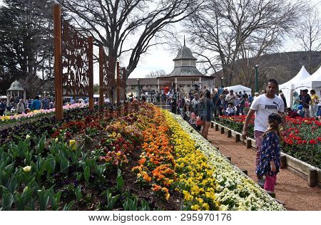 Bowral, Australia - Sept 22, 2018. People Enjoying The Festivities In The Corbett Gardens During The