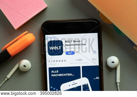 New York, United States - 7 November 2020: Welt News Nachrichten Live App Store Logo On Phone Screen