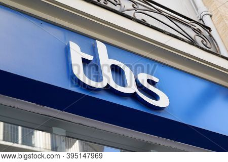Bordeaux , Aquitaine / France - 11 11 2020 : Tbs Logo Blue Sign And Text Logo On Store Of Sporty Clo