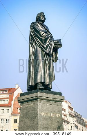 An image of the Martin Luther statue in Dresden Germany