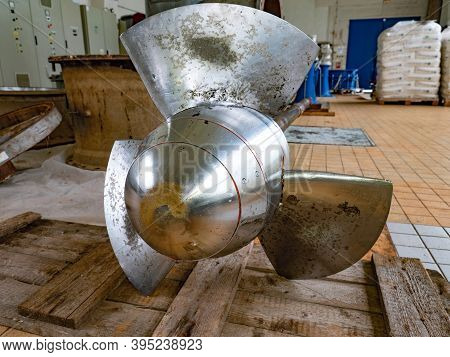 Stainless Steel Propeller From High Volume Vertical Axial Turbine Pump Wait For Assembly After Finis