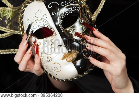 Fashionable Stilettos Nails Design With Venetian Buffoon Mask