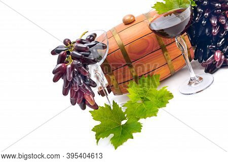 Barrel, Glasses Of Wine And Ripe Grapes Isolated On A White Background.free Space For Text.
