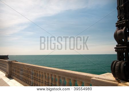Promenade in Cadiz