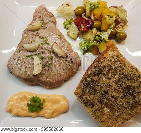 Tuna Steak With Garlic Bread And Salad