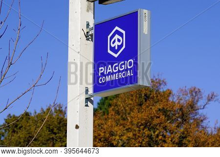Bordeaux , Aquitaine / France - 11 11 2020 : Piaggio Commercial Dealership Sign Text Of Italian Moto