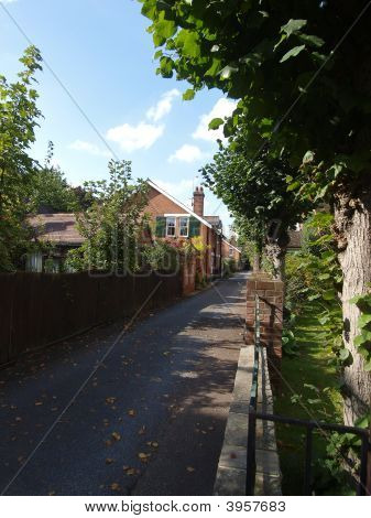 Una calle de pueblo inglés