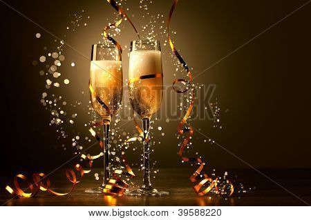 Bicchieri di champagne al party di Capodanno