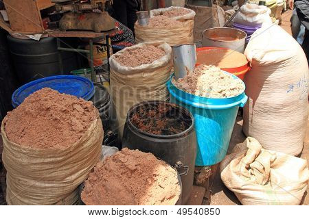 เนยถั่วลิสงดิบในตลาดเปิด