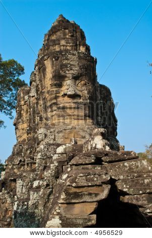 Bajon-templom torony