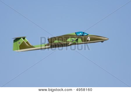 R/c Model, postavena připomínat nacistické Forke vlk 226 Expirmental Jet