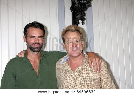 LOS ANGELES - AUG 2:  Jason Thompson, Kin Shriner at the 