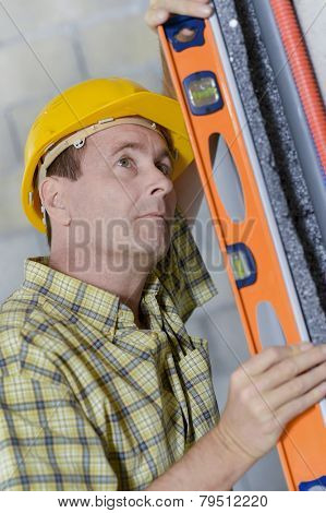 Ensureing wall is staight