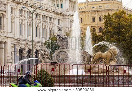 Cybele Chariot Lions Statue Fountain Plaza De Cibeles Madrid Spain