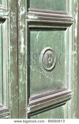 Busto  Door Curch  Closed Wood Italy  Lombardy