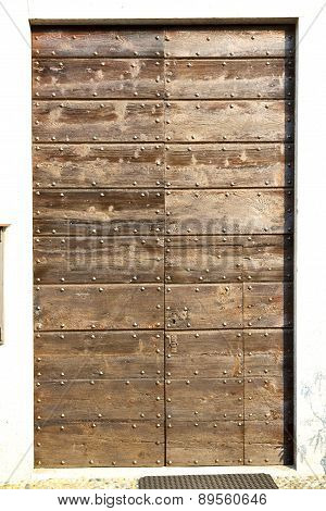 Capronno  Abstract    Brown Knocker In