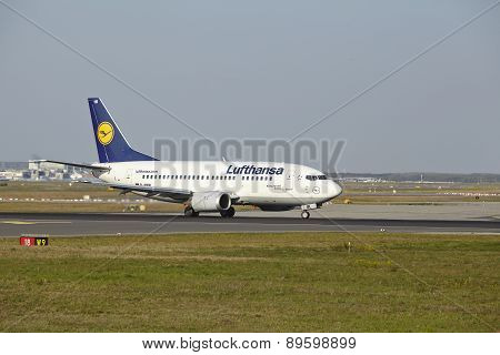 Frankfurt Airport - Boeing 737-500 Of Lufthansa Takes Off