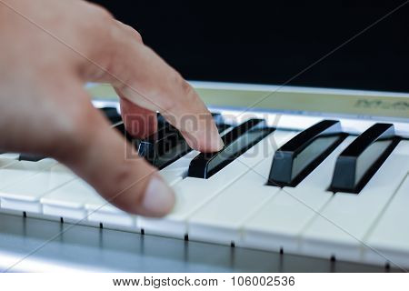 The midi keyboard controller