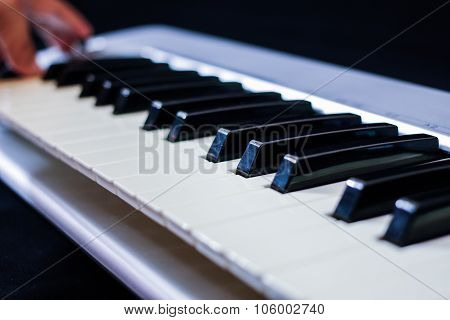 The midi keyboard controller