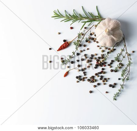 Garlic with dry pepper and chili