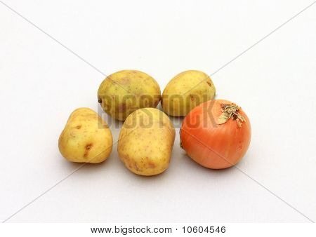 Brambory a cibule