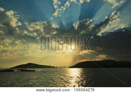 Wonderfull Colored Sky With Rays Of The Sun