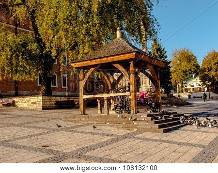 Sandomierz, Poland 16 October, 2015 .: Peace And Rest On The Old Town Square In Sandomierz
