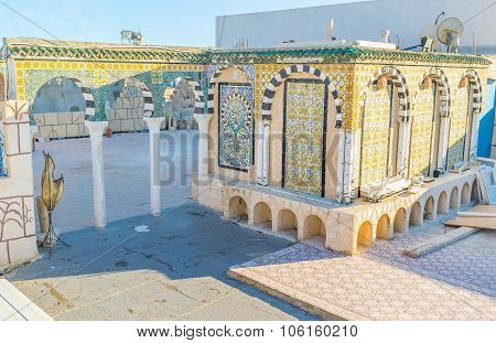 The Tiled Archs