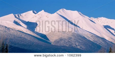 Berg und blau