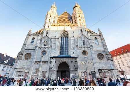 Stephansdom And Tourists On Stephansplatz, Vienna