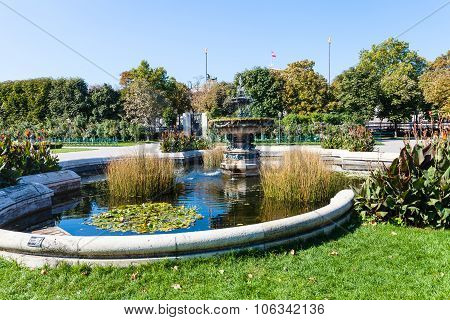 Volksgarten Public Park In Vienna