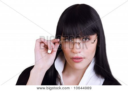 Mujer bastante negocio con gafas en blanco