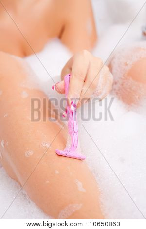 女性シェービング脚