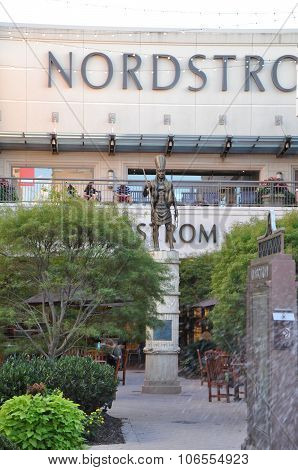 Henrico, Va, Usa - Sep 8: Short Pump Town Center In Henrico, Virginia, As Seen On Sep 8, 2015. The M