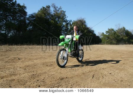 ダートバイク ビジネスマン