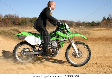 ダートバイク ビジネスマン