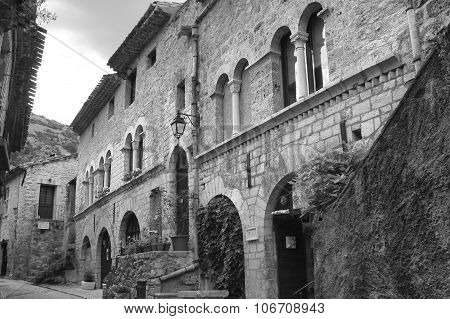 Saint-guilhem-le-desert (france)
