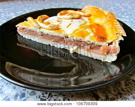 Fresh piece of apple pie