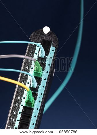 Datacenter splitter module with 4 patch cords